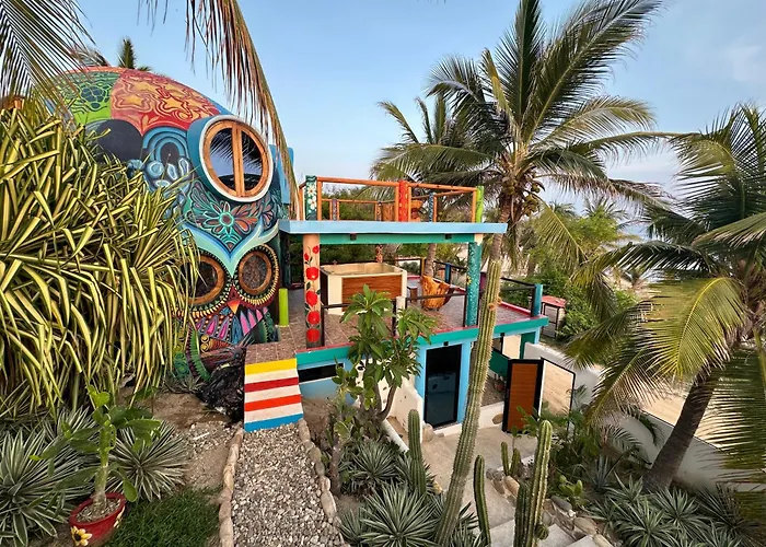 Beachfront Paradise Boutique Hotel - Alebrijes Jacuzzi Villa